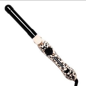 Limited edition THE BEACHWAVER S1 ROTATING CURLING IRON-CATWALK